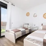 Maha Close By The North Shore: Relax, Pool Lajares