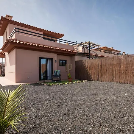 Maha Close By The North Shore: Relax, Pool Villa Lajares