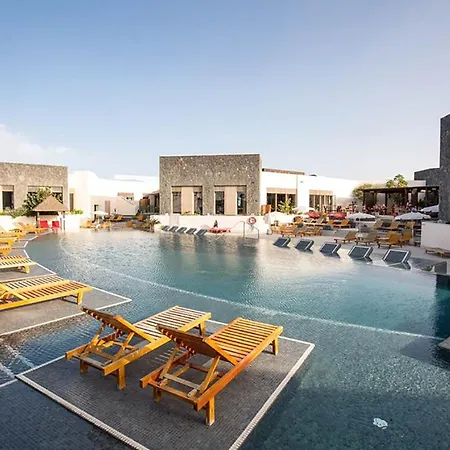 Maha Close By The North Shore: Relax, Pool לאחארס