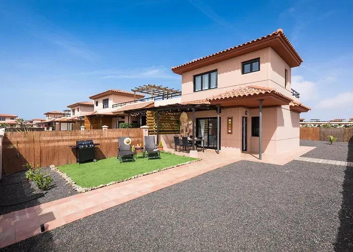 Maha Close By The North Shore: Relax, Pool Villa *