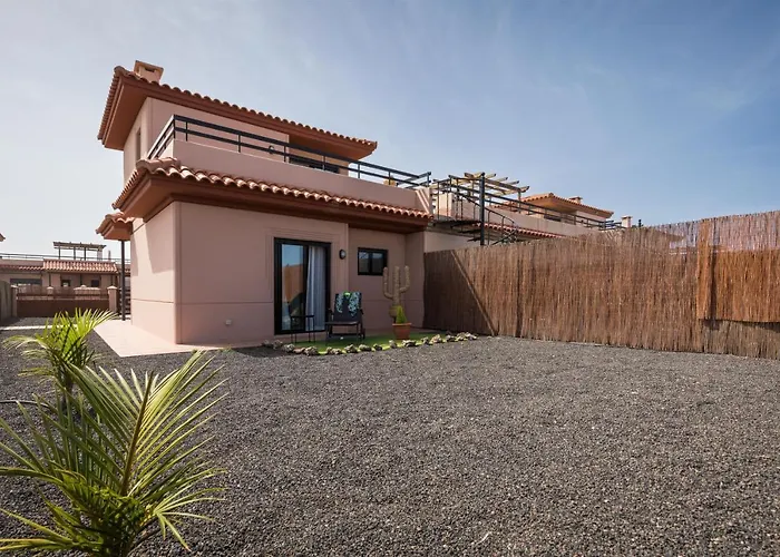 Maha Close By The North Shore: Relax, Pool ヴィラ ラハレス