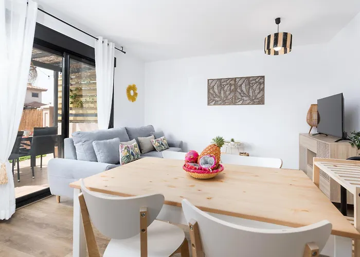 Maha Close By The North Shore: Relax, Pool