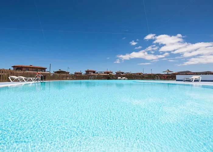 Maha Close By The North Shore: Relax, Pool Villa